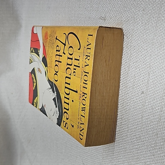 3/$10 The Concubine's Tattoo (Sano Ichiro Novels Book 4) - Picture 5 of 10